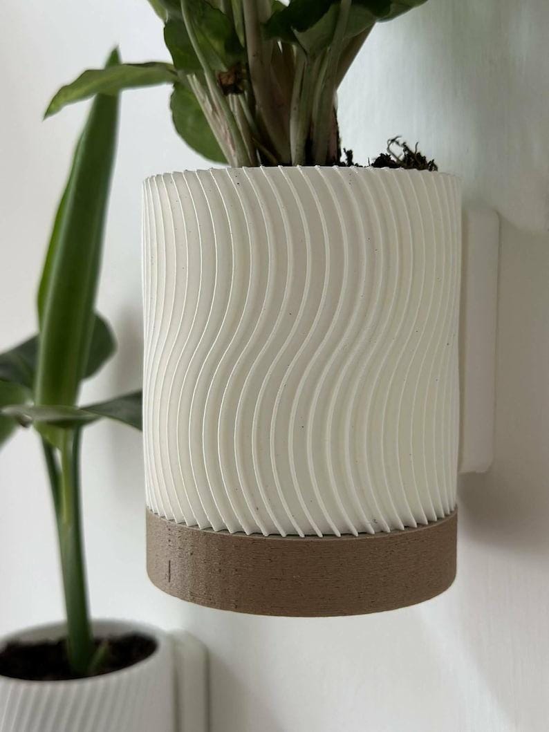 Modern Wall Planter – Geometric Wall-Mounted Planter for Small Indoor Plants & Cuttings