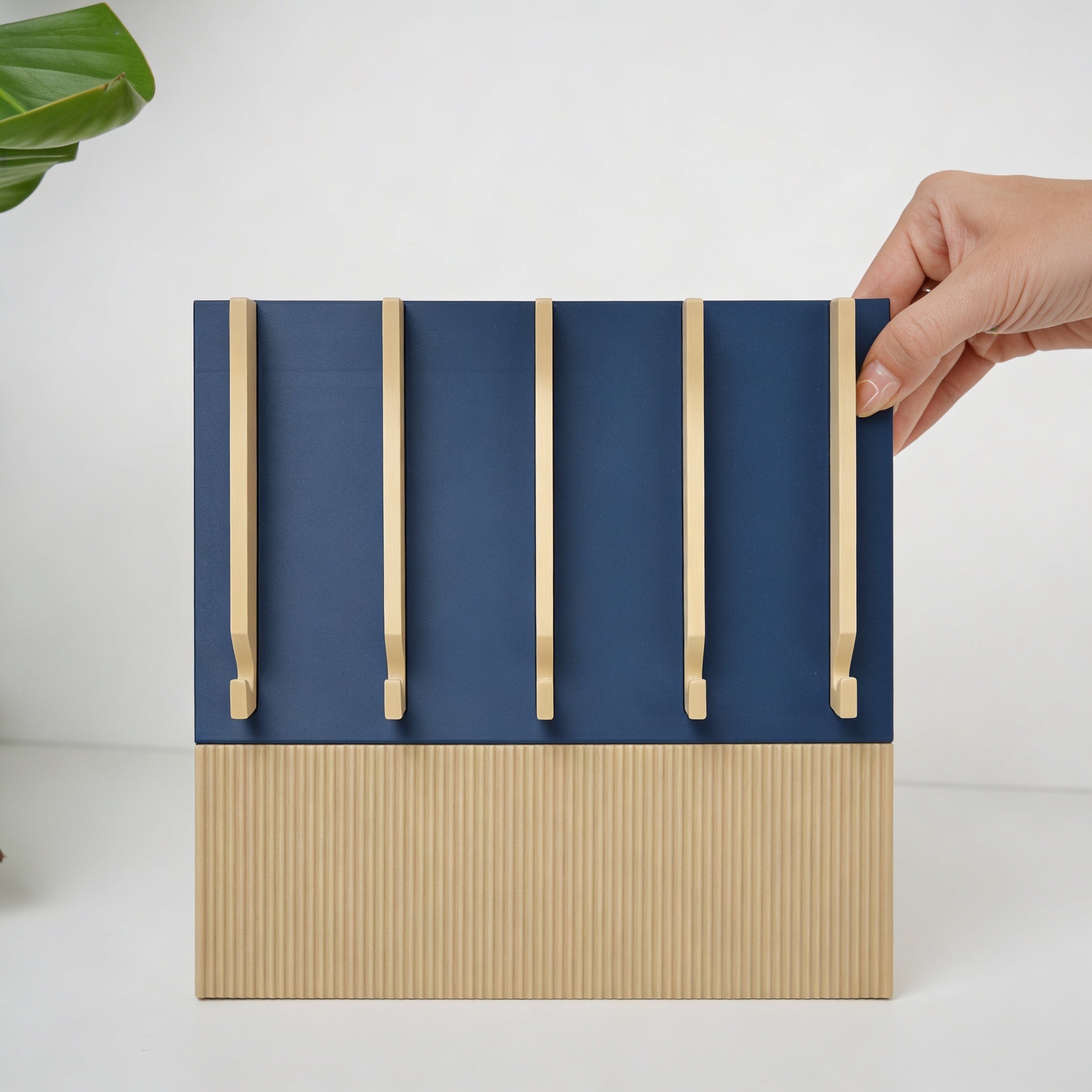 PIANIS Minimalist Wall Key Holder – 3D Printed Wall-Mounted Key Rack, Modern Entryway Organizer for Keys & Small Accessories