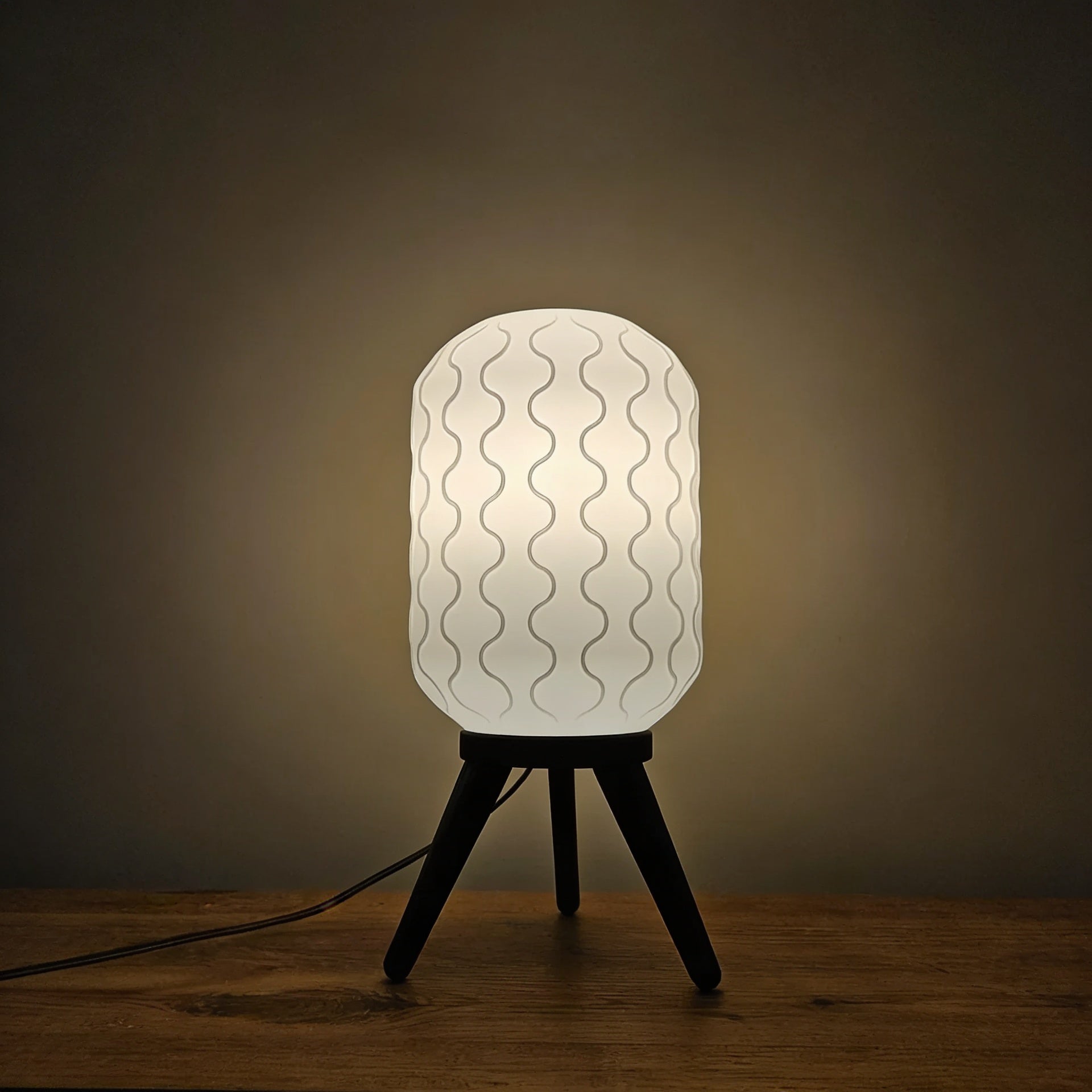 Mid-Century Modern Tripod Lamp | Sculptural Table Light With Wavy Shade for Desk, Nightstand & Living Room